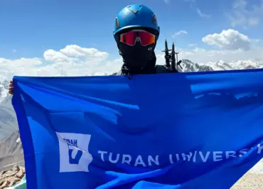 studenty-universiteta-turan-na-vysote-4376-metrov-3