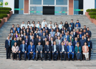 Толық фигуралы әйелдердің үйдегі эротикалық фотосуреттері