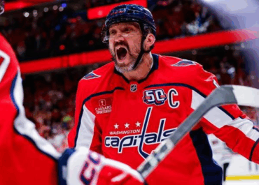 Овечкин — новый рекордсмен НХЛ: 903-й гол принёс победу и вошёл в историю
