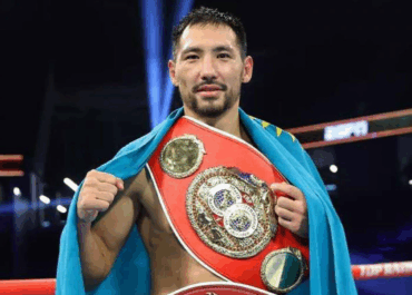 Жанибек Алимханулы сразится за три чемпионских титула