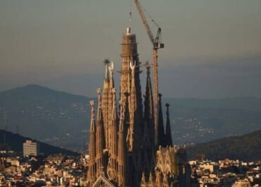 Sagrada Familia в Барселоне стала самой высокой церковью в мире