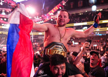 Пётр Ян снова король — как российский боец вернул пояс UFC
