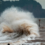 Землетрясение у берегов Японии вызвало угрозу цунами