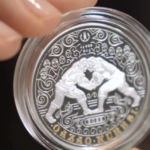 Нацбанк Казахстана выпустил коллекционные монеты, посвященные казахской борьбе «Қазақ күресі»