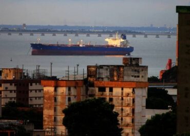 Нефтяные цены подскочили после заявления Трампа о блокаде танкеров из Венесуэлы