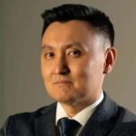 Қоидаҳо ҳамчун ронандаи рушд: коршинос дар бораи курси ислоҳоти конститутсионӣ ва институтсионалӣ