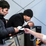 Шаффофият ба ҷойи расмият: Русия назорати автоматии даромади муҳоҷирони меҳнатиро ҷорӣ мекунад