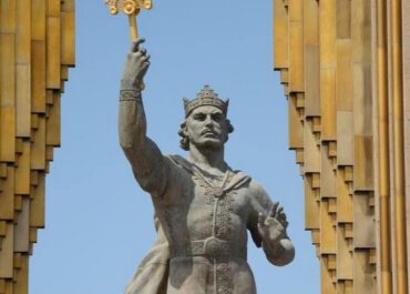 Тажик мамлекеттүүлүгүнүн алтын доору: Саманиддер доору улуттун пайдубалы катары