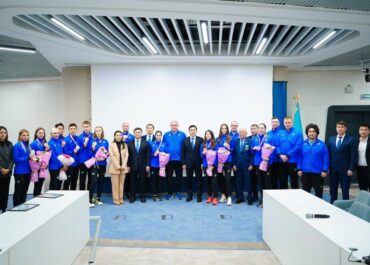 Министр спорта Казахстана встретился с призерами чемпионата Азии по легкой атлетике