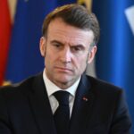 Макрон сообщил о технической подготовке к диалогу с российским лидером